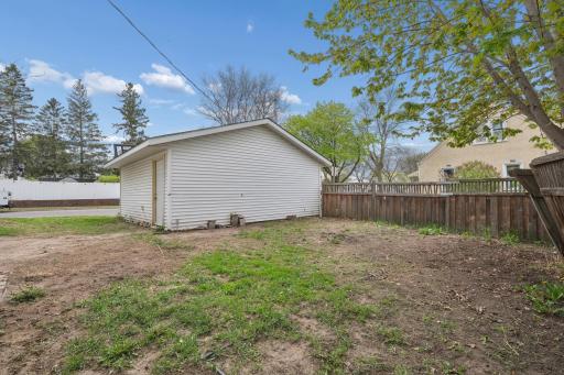 1381 White Bear Avenue N, Saint Paul, MN 55106