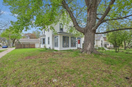 1381 White Bear Avenue N, Saint Paul, MN 55106