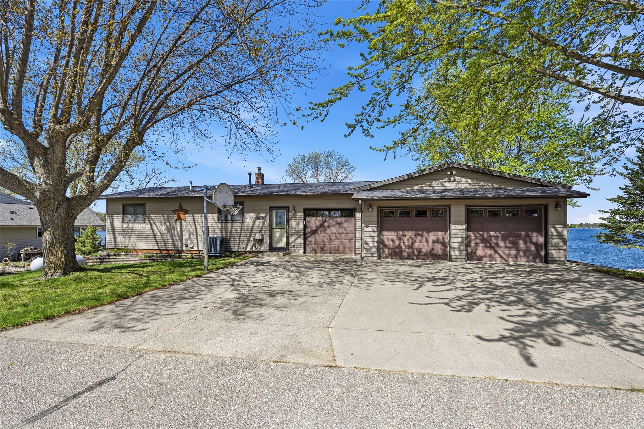 02-716 S Tetonka View Dr [3008470]- 002.jpg
