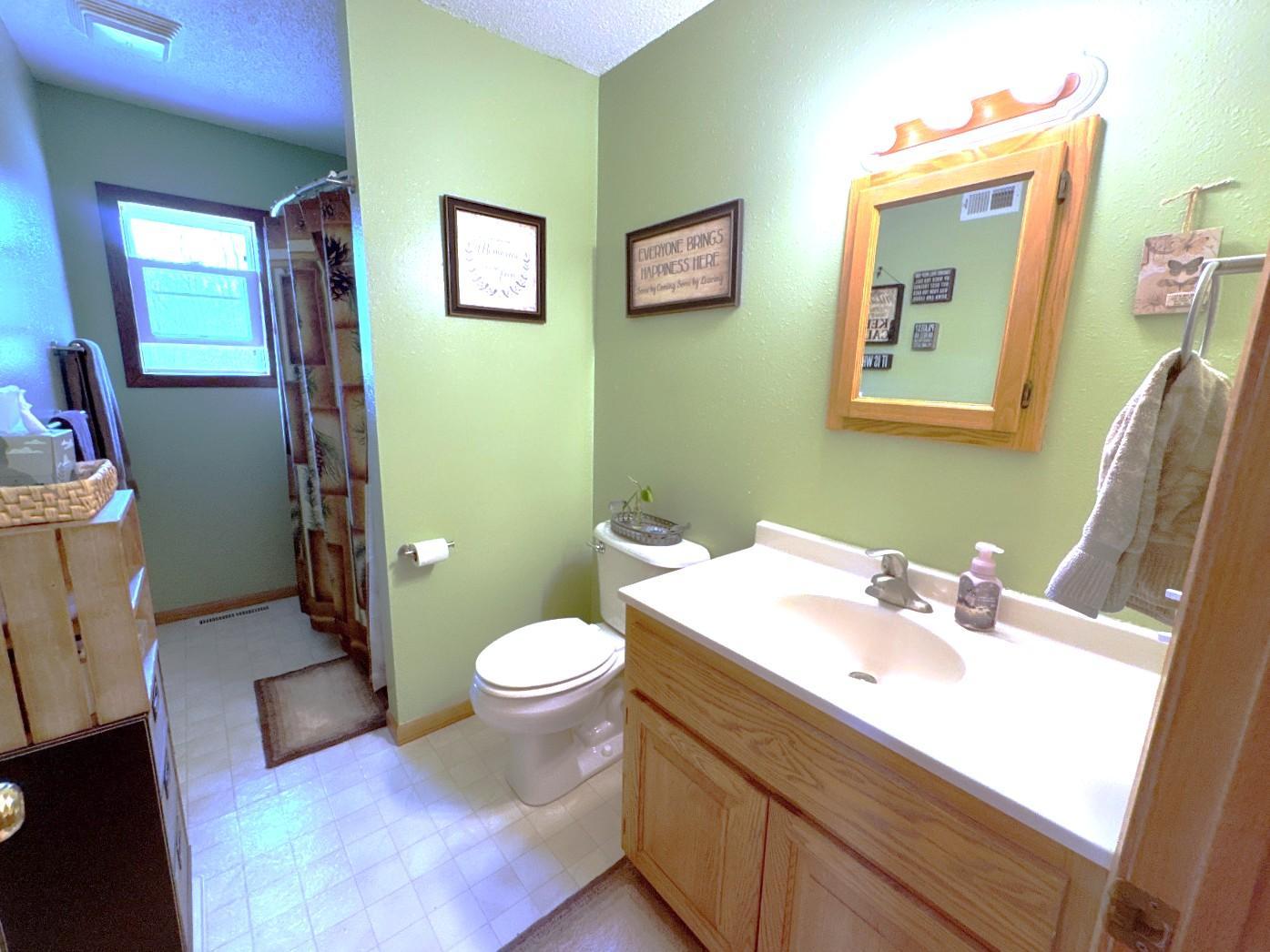 Full bathroom.JPG