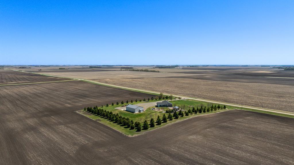 Private, rural setting with endless views of the sunrises and sunsets