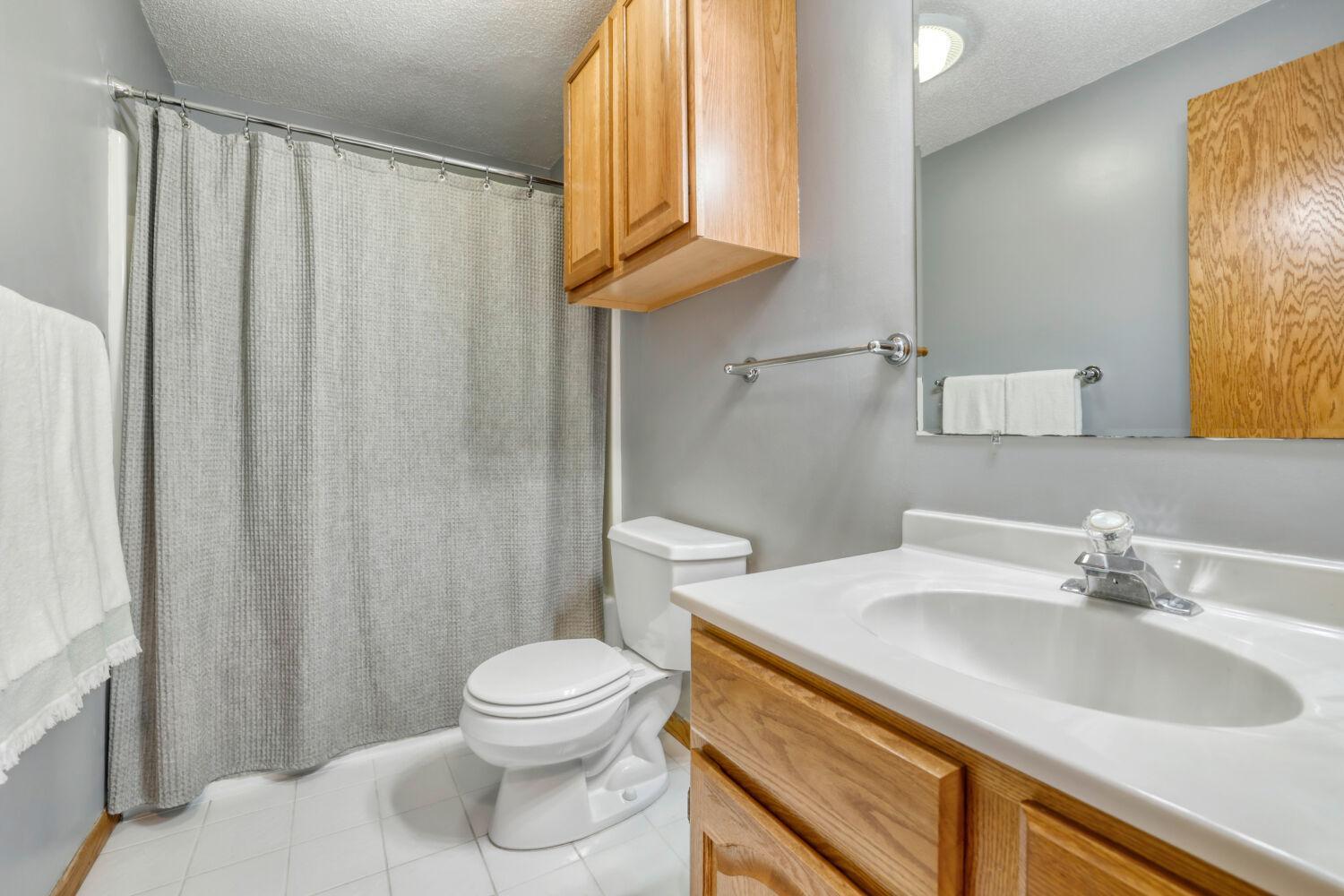 LL Full Bath