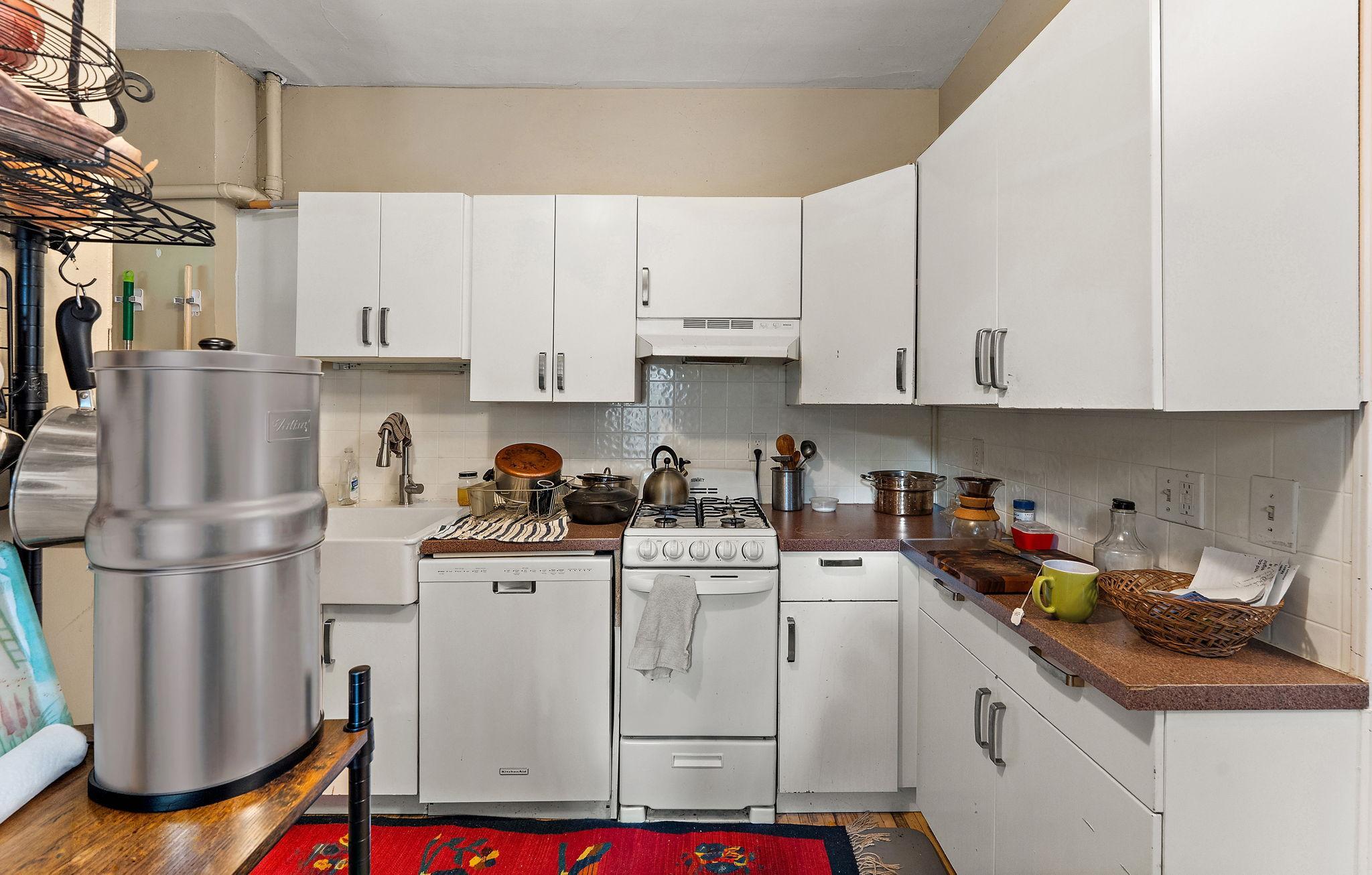 2102-2 Kitchen
