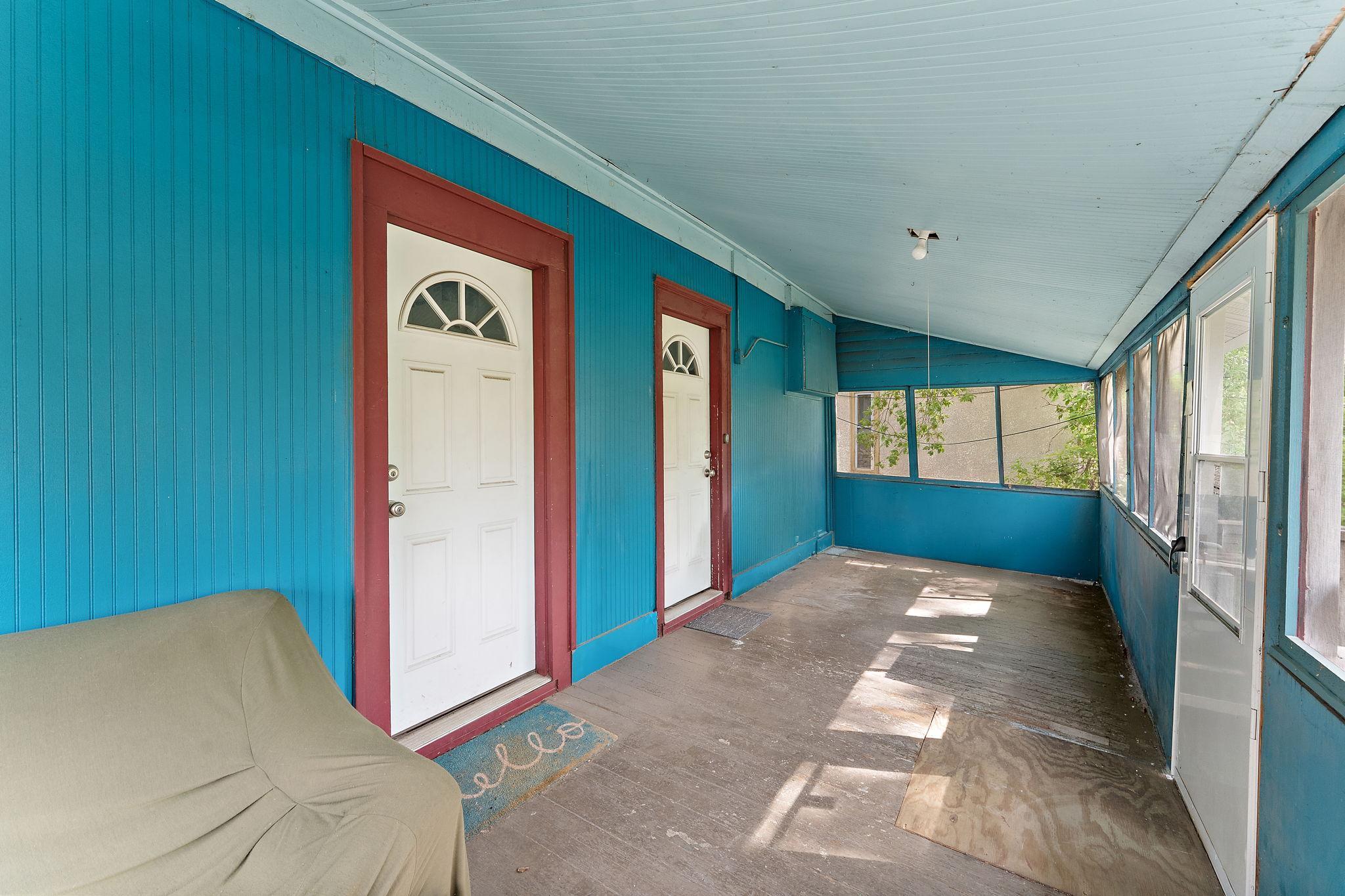 Upper back door entries