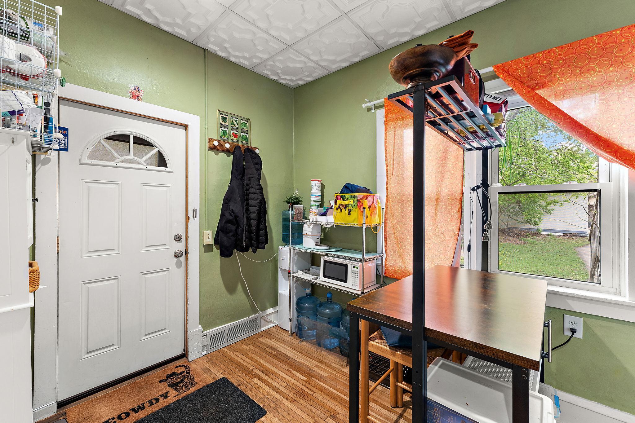 2102 -1 Kitchen