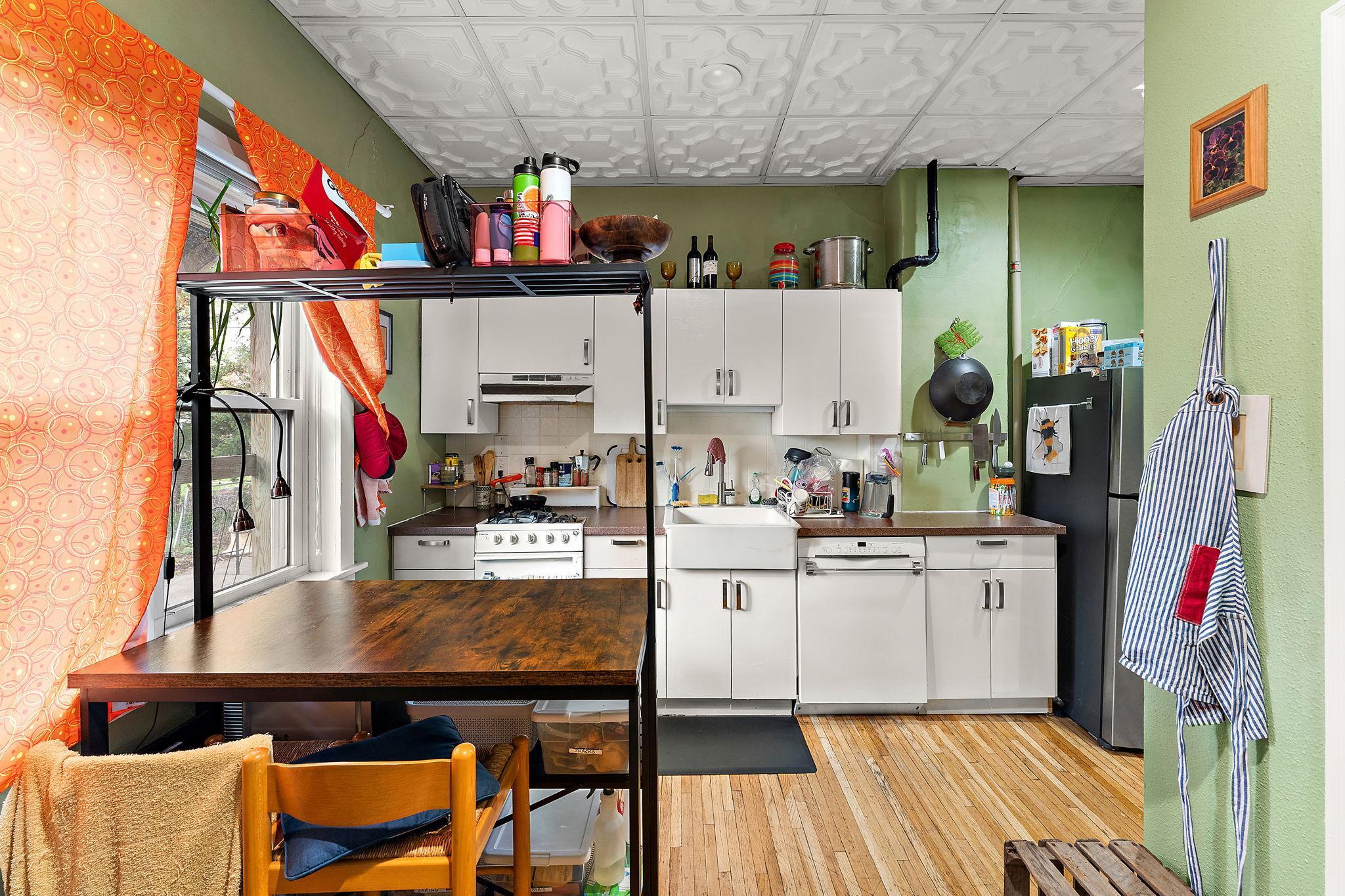 2102 -1 Kitchen