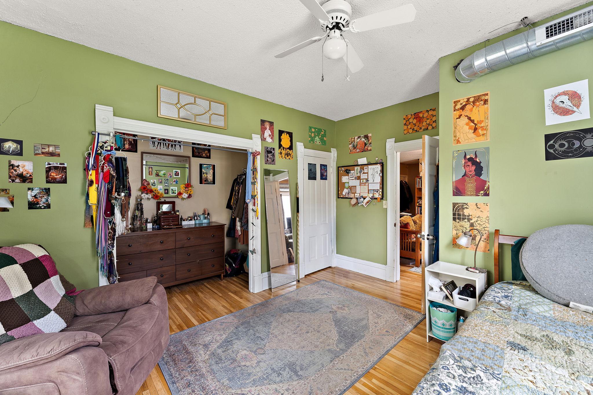 2100-2 Bedroom