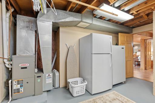 Seller's are moving the fridge & freezer to their new home.