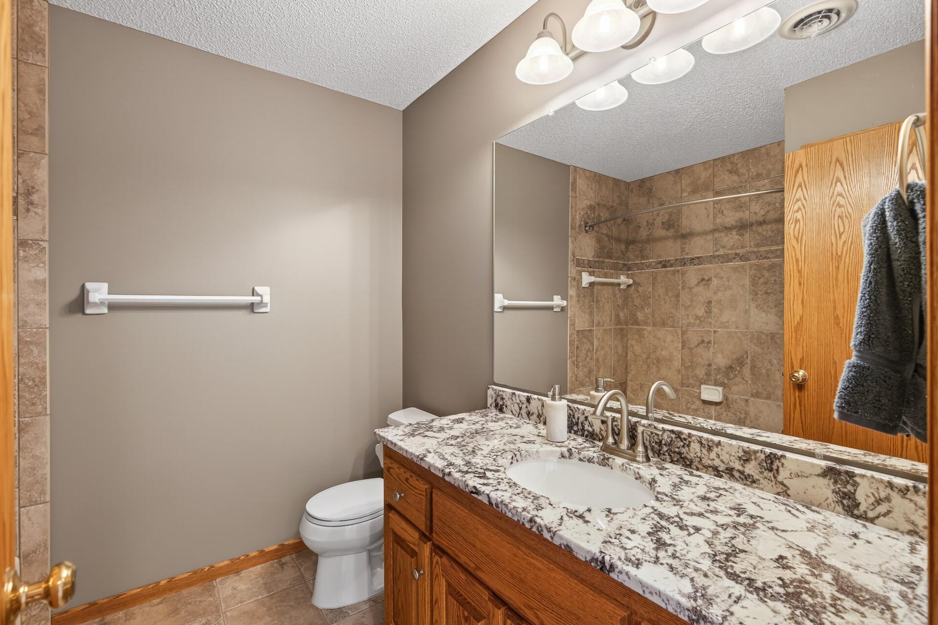 Lower level full bath