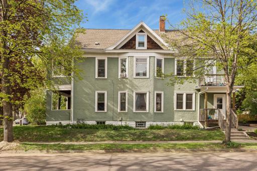 Front porch/sunroom, many windows allowing abundant amount of light.