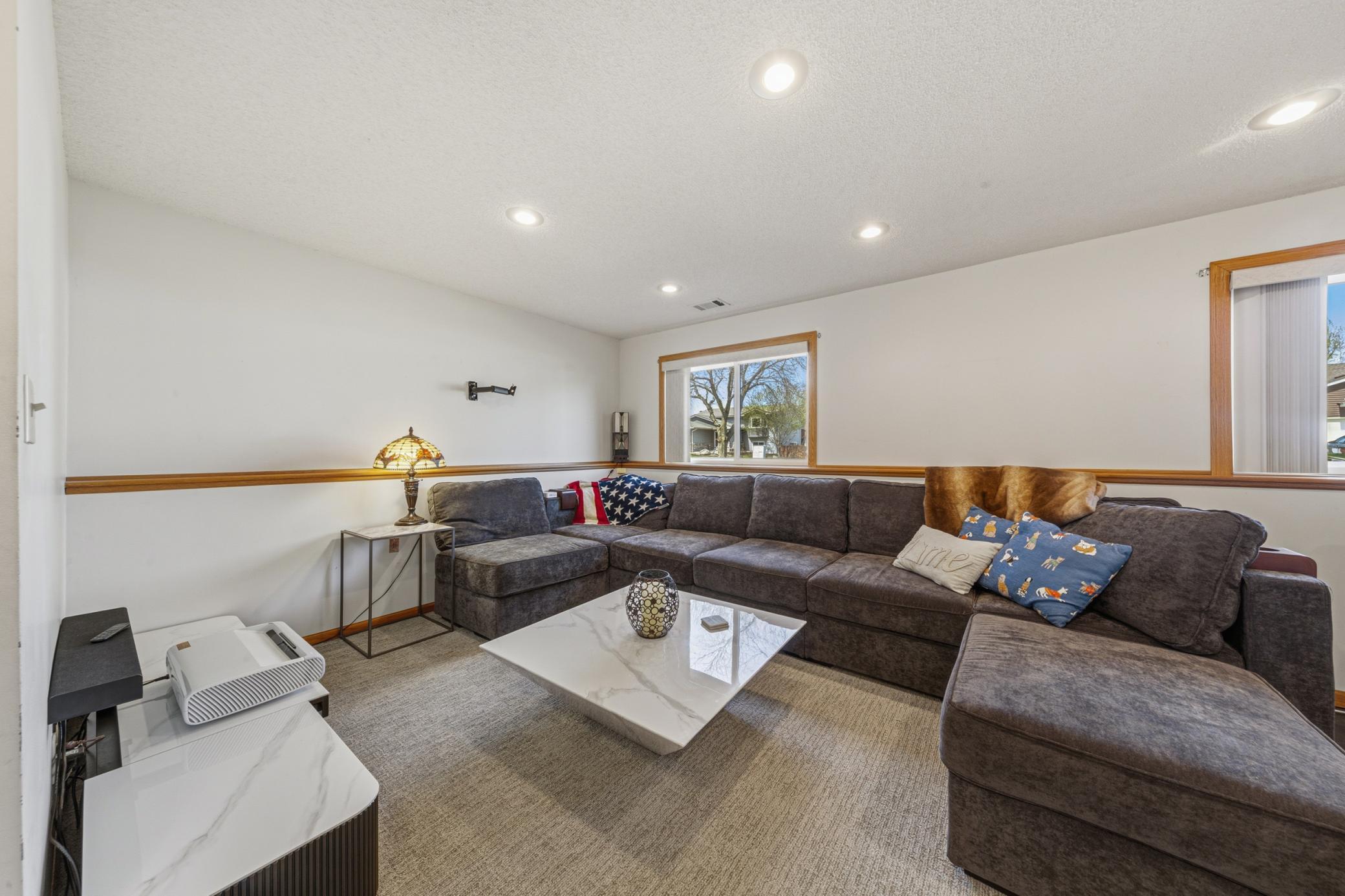 27 family room_lower.jpg