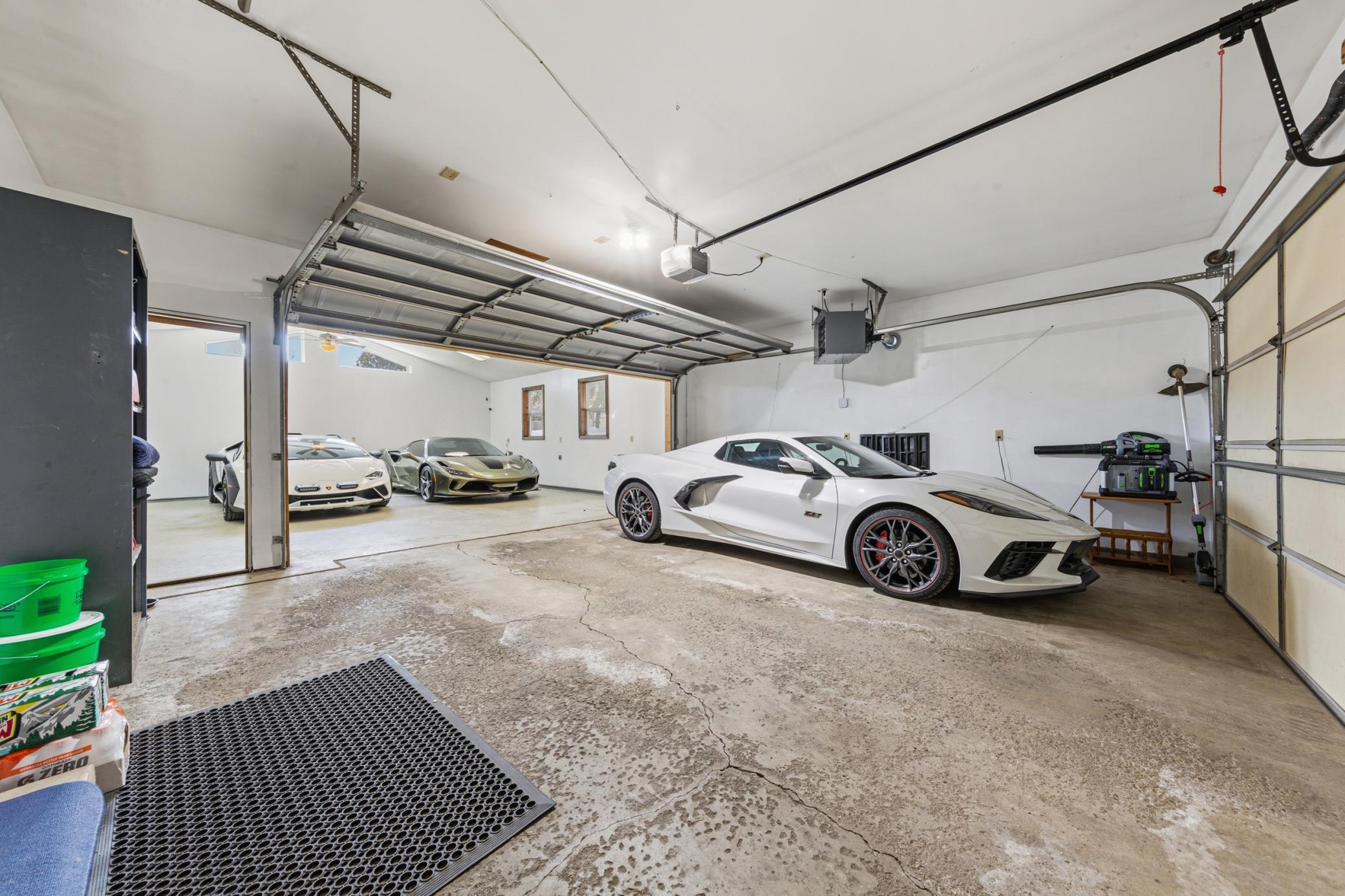 37 garage.jpg