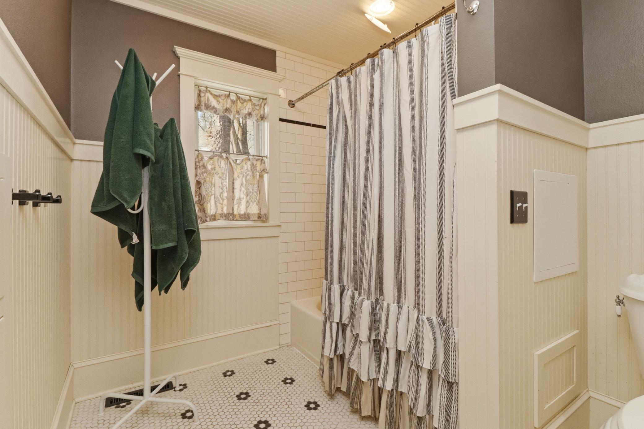 3450-Bonna-Belle-Ct-40.jpg