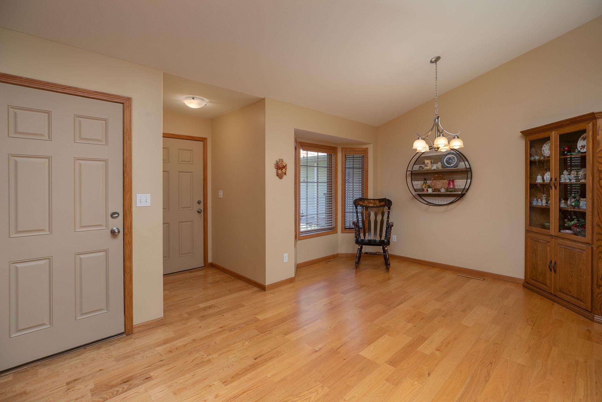 4-web-or-mls-04-Dining Room.jpg
