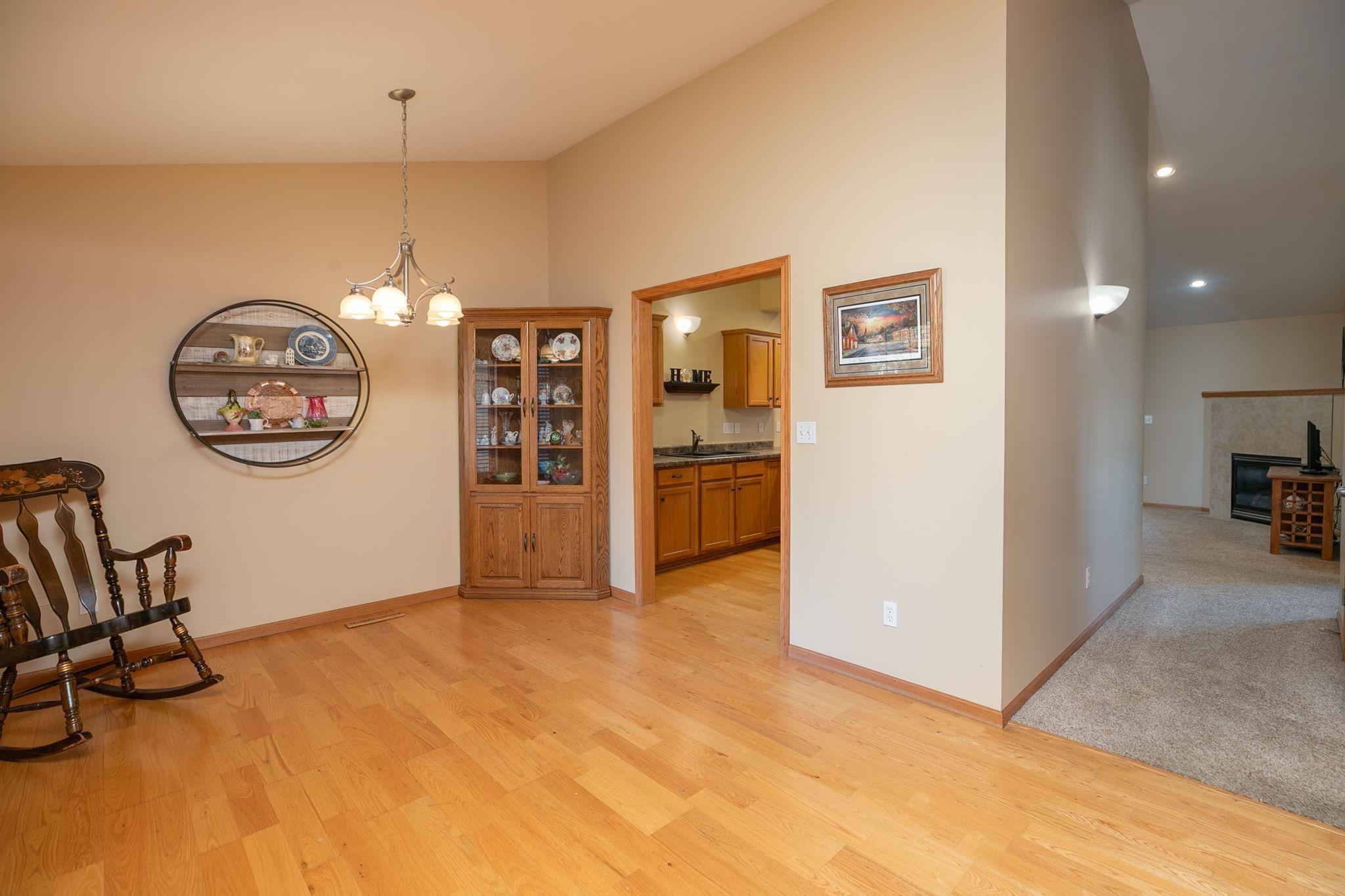 6-web-or-mls-06-Dining Room.jpg