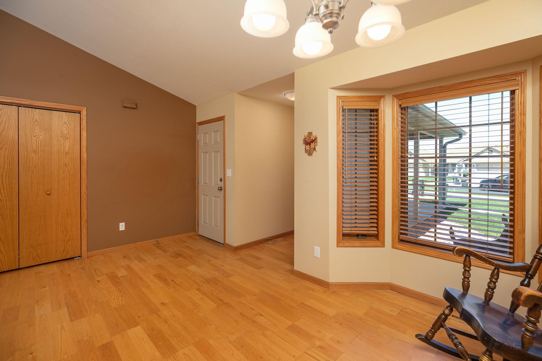 5-web-or-mls-05-Dining Room.jpg