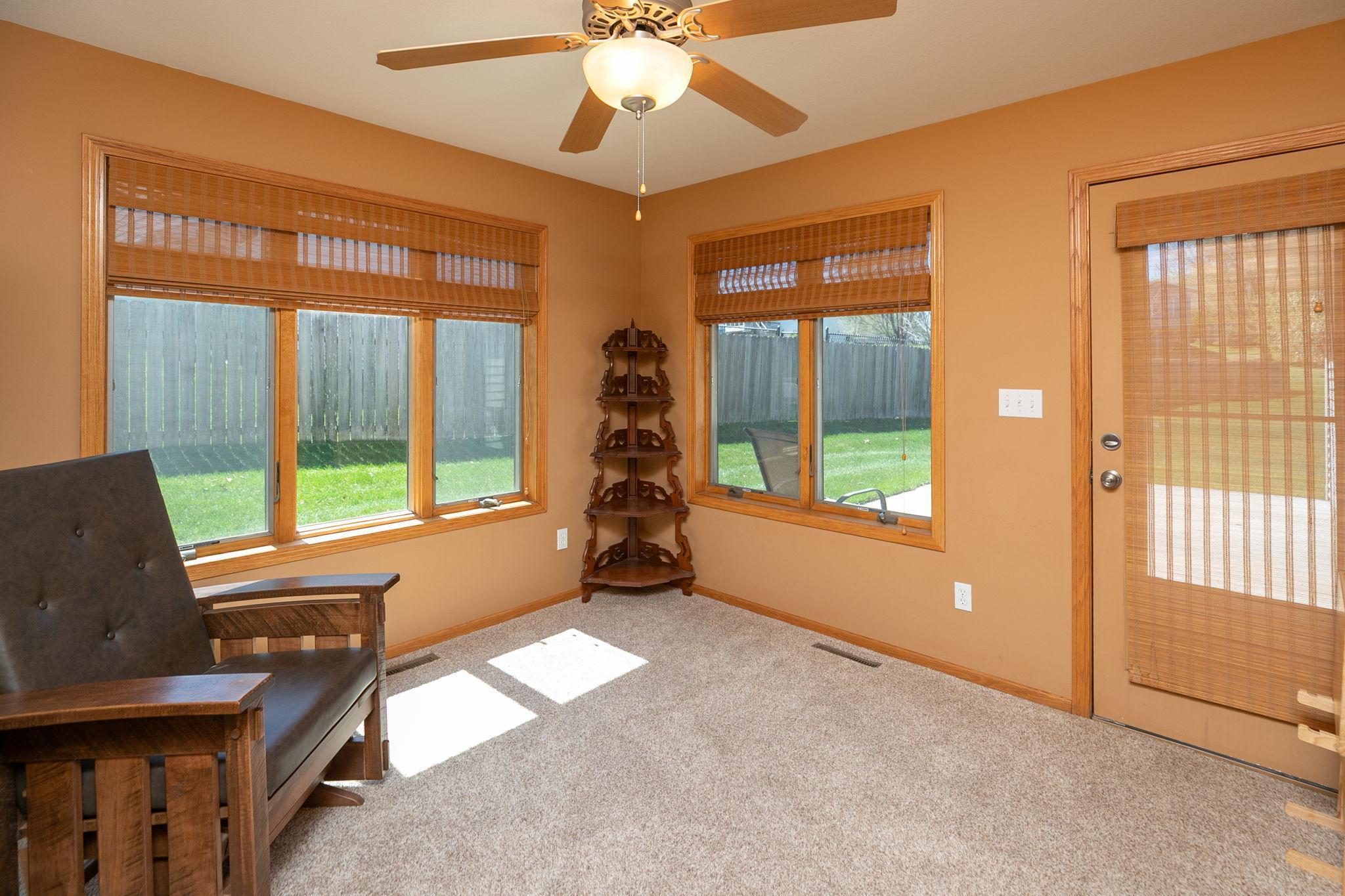 15-web-or-mls-15-Sun Room.jpg