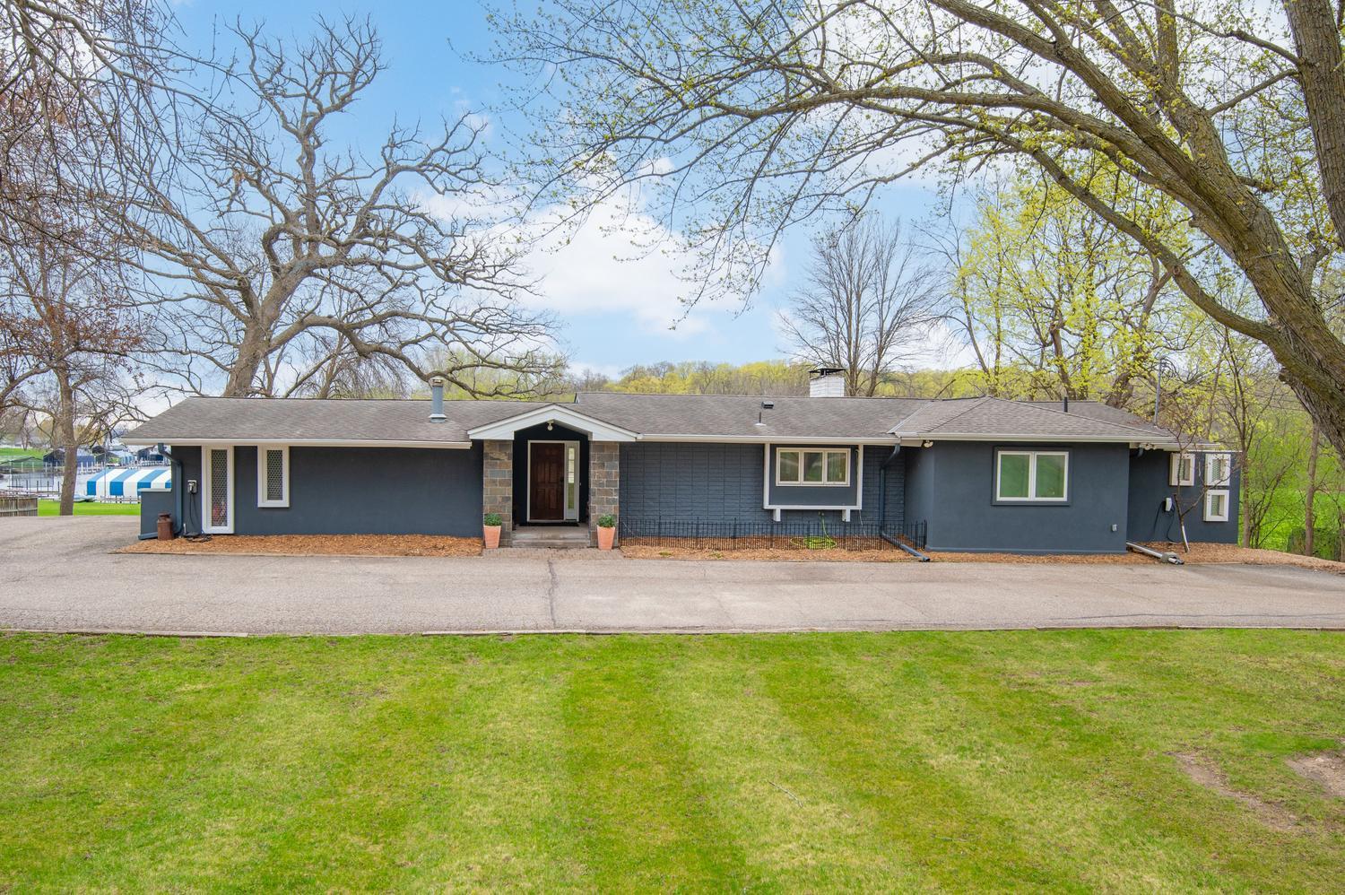 The location is also very close to the award winning Westonka schools, trail system, local shopping & dining, and several golf courses.