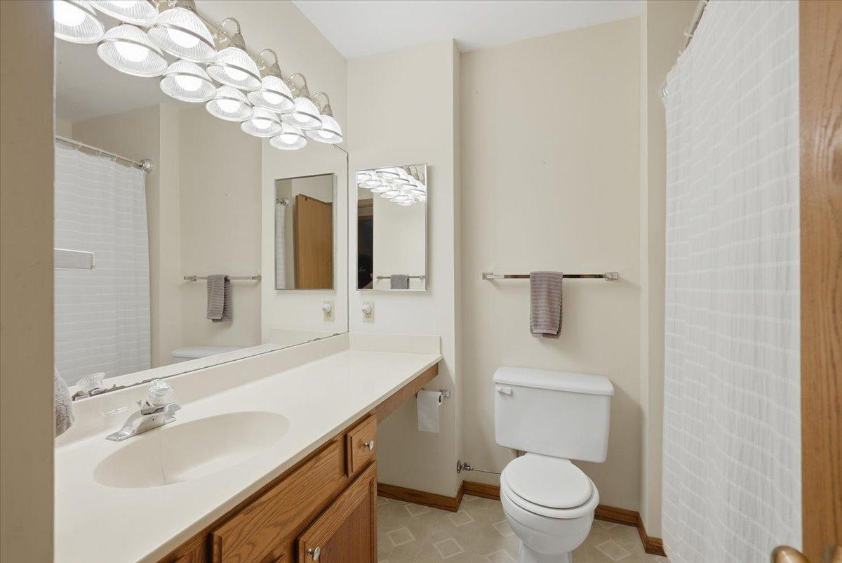 19-Bath 2.jpg