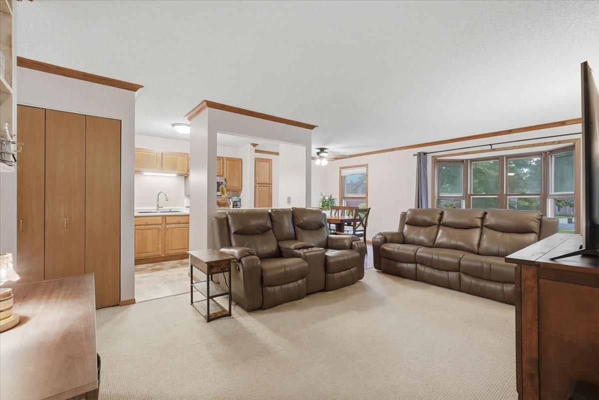 06-Living Room.jpg