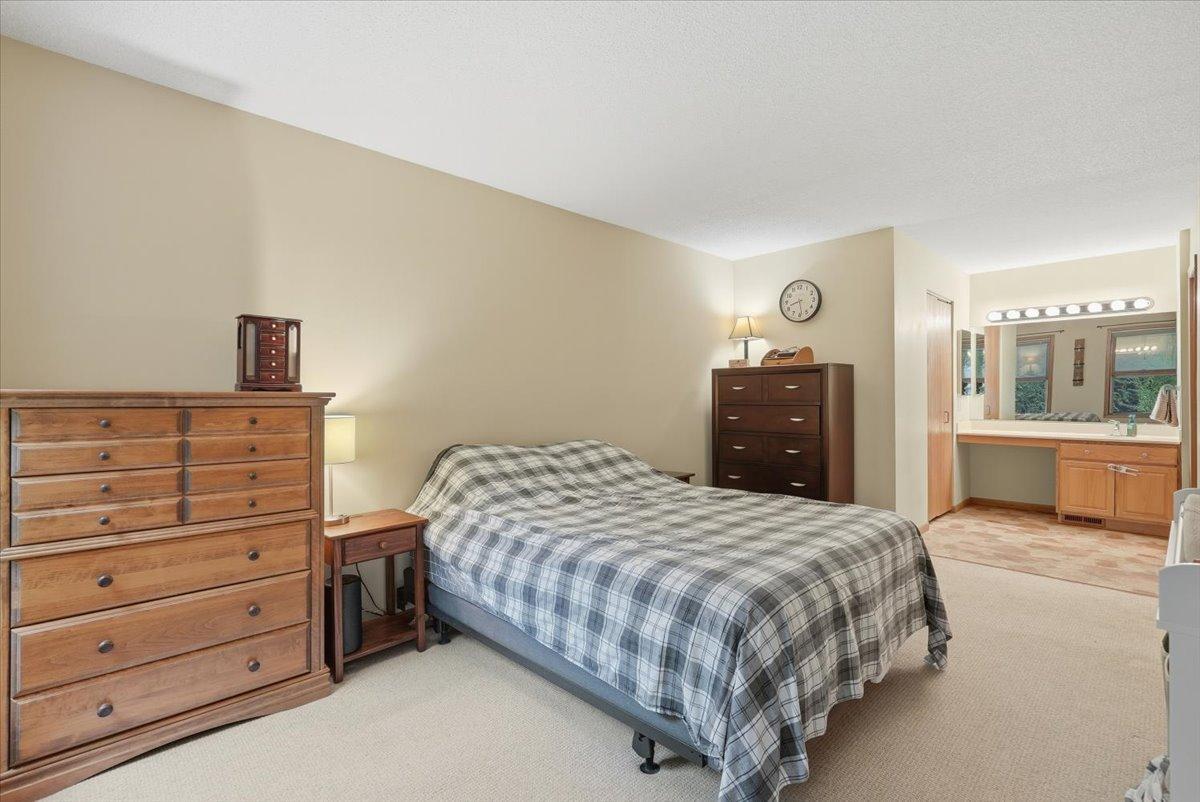 15-Bed 1.jpg