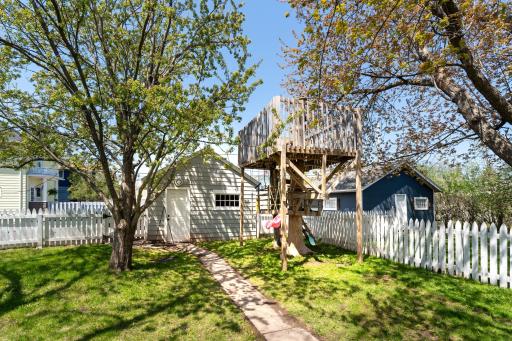 2431 Hammond Avenue, Superior, WI 54880