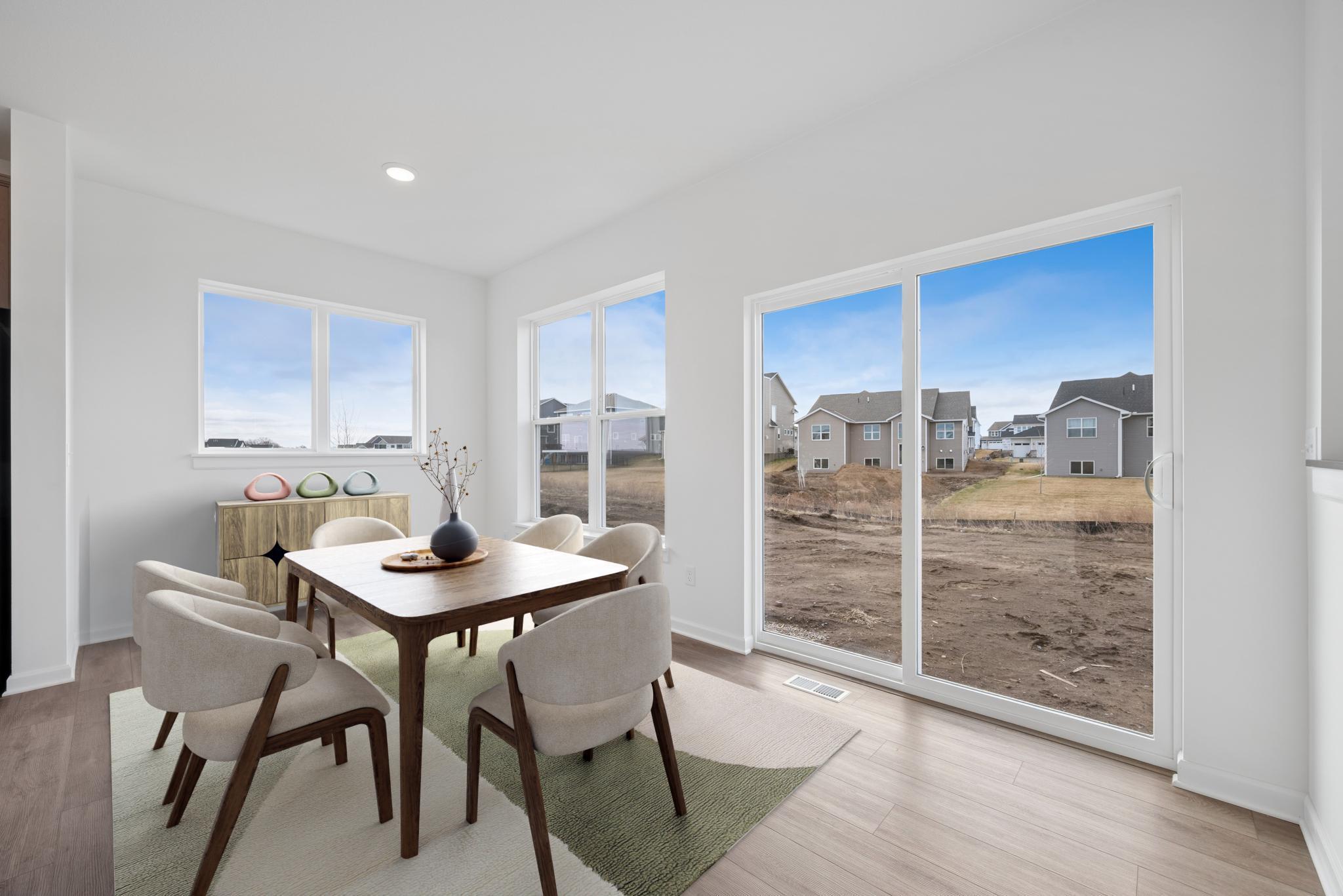 Dining Area - more windows!