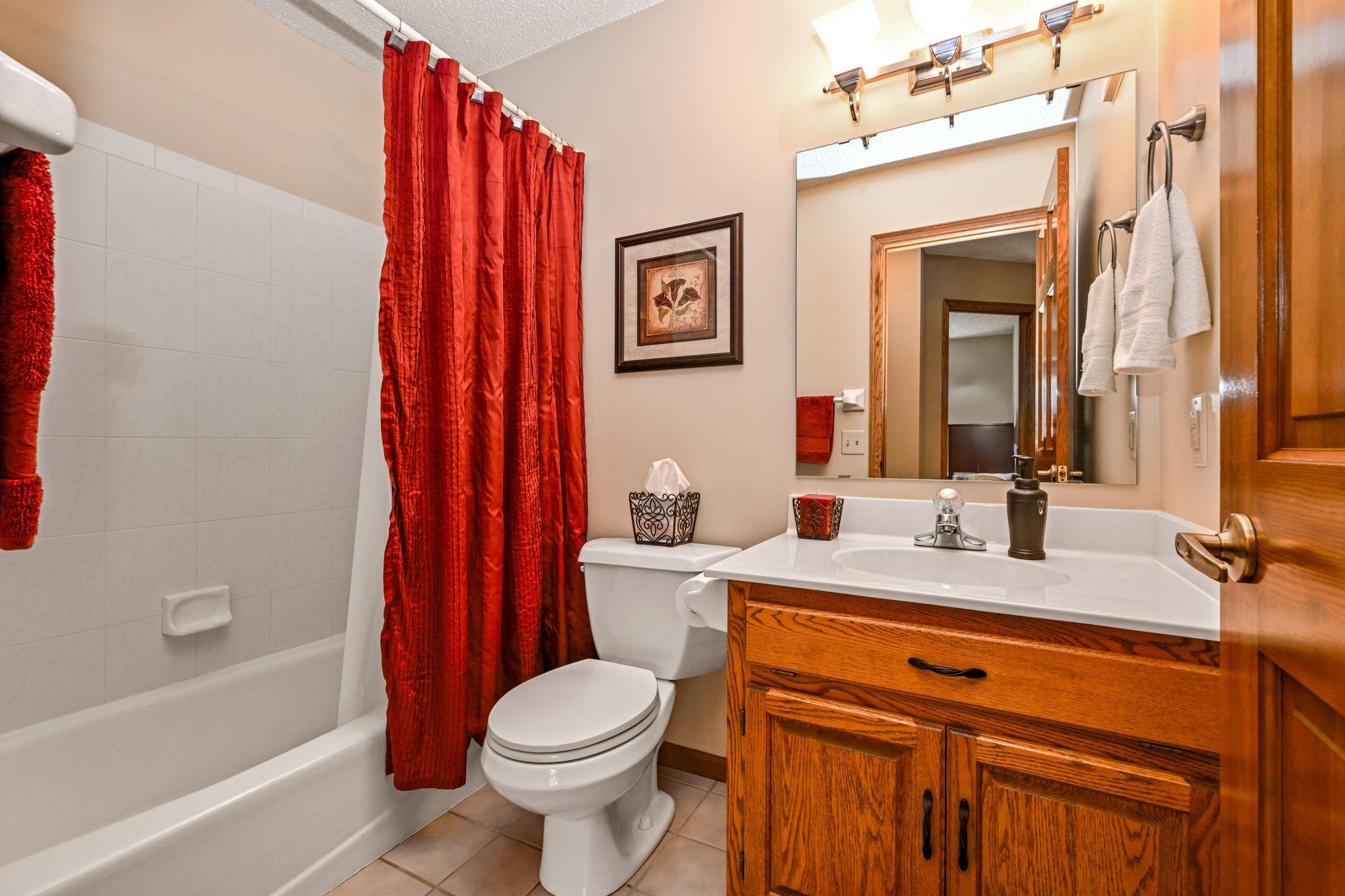 24-web-or-mls-5011 193rd St W 024Full.jpg