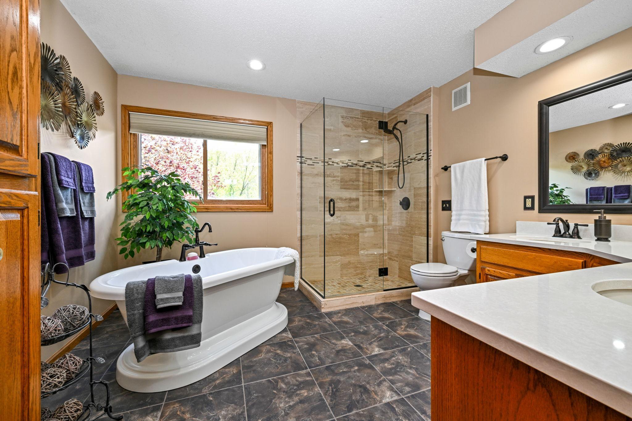 19-web-or-mls-5011 193rd St W 019Full.jpg