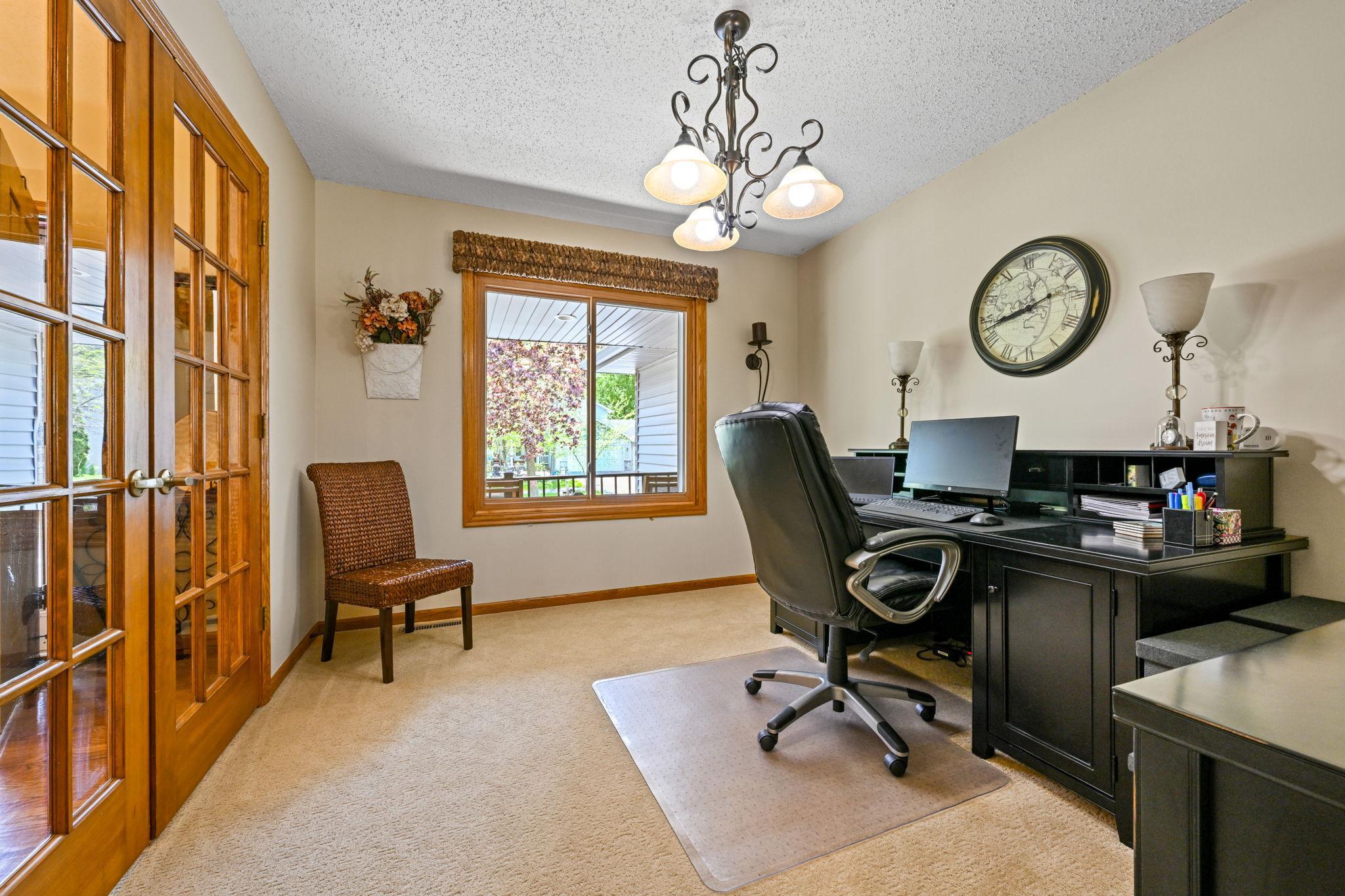 5-web-or-mls-5011 193rd St W 005Full.jpg