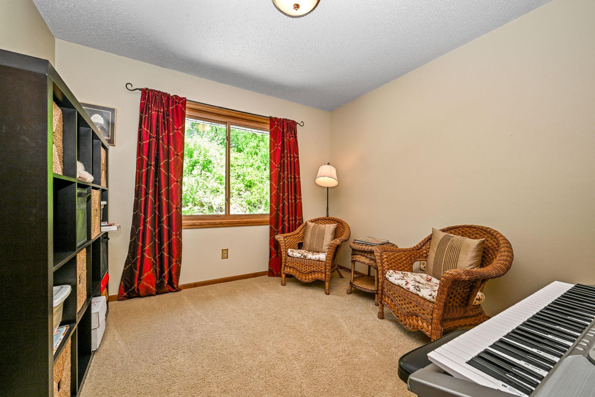 22-web-or-mls-5011 193rd St W 022Full.jpg