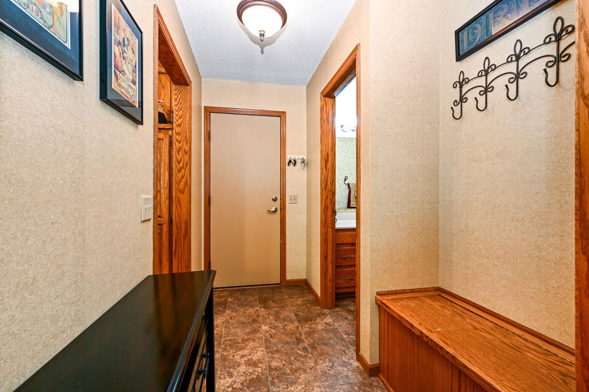 13-web-or-mls-5011 193rd St W 013Full.jpg