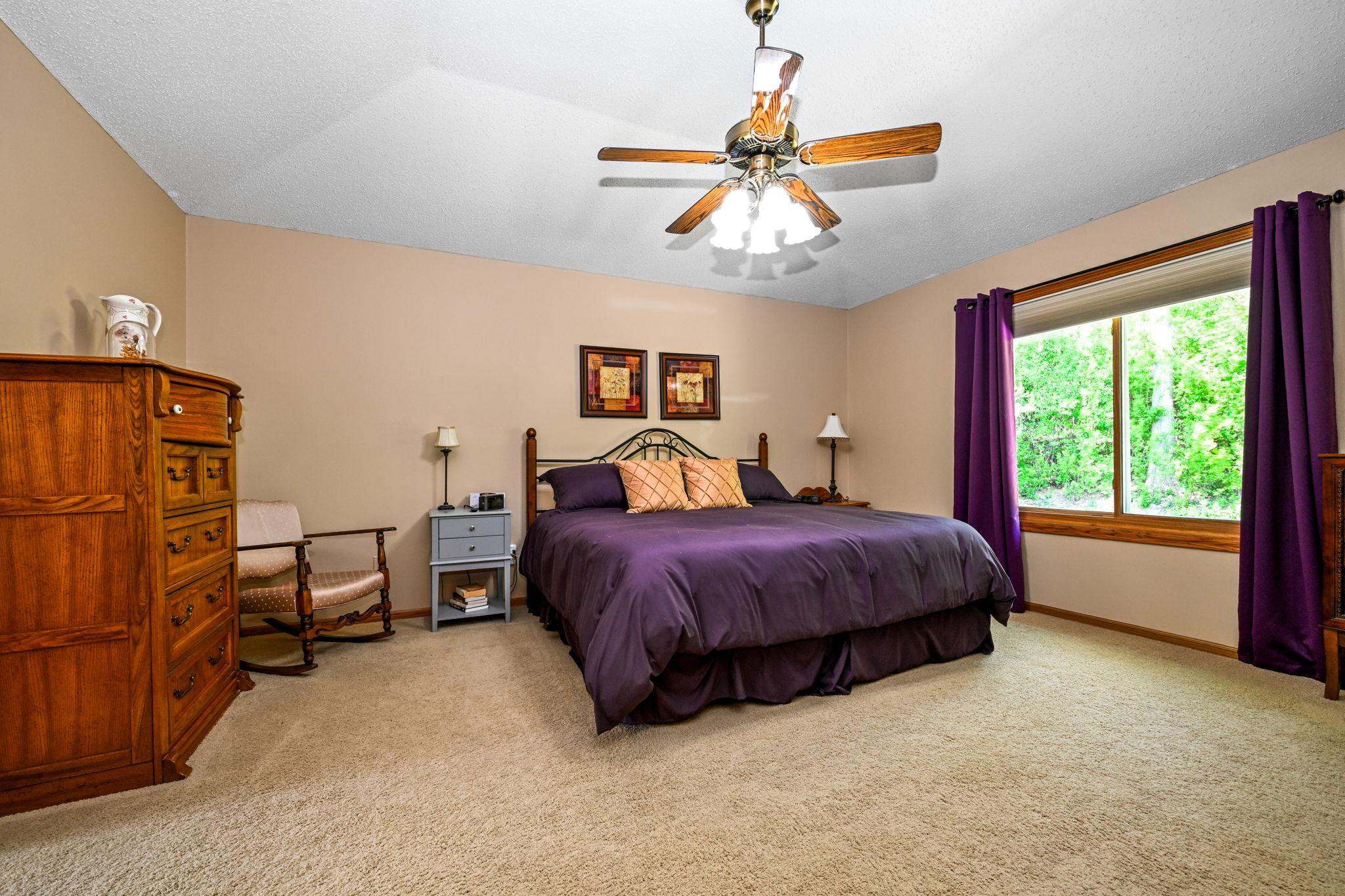 16-web-or-mls-5011 193rd St W 016Full.jpg