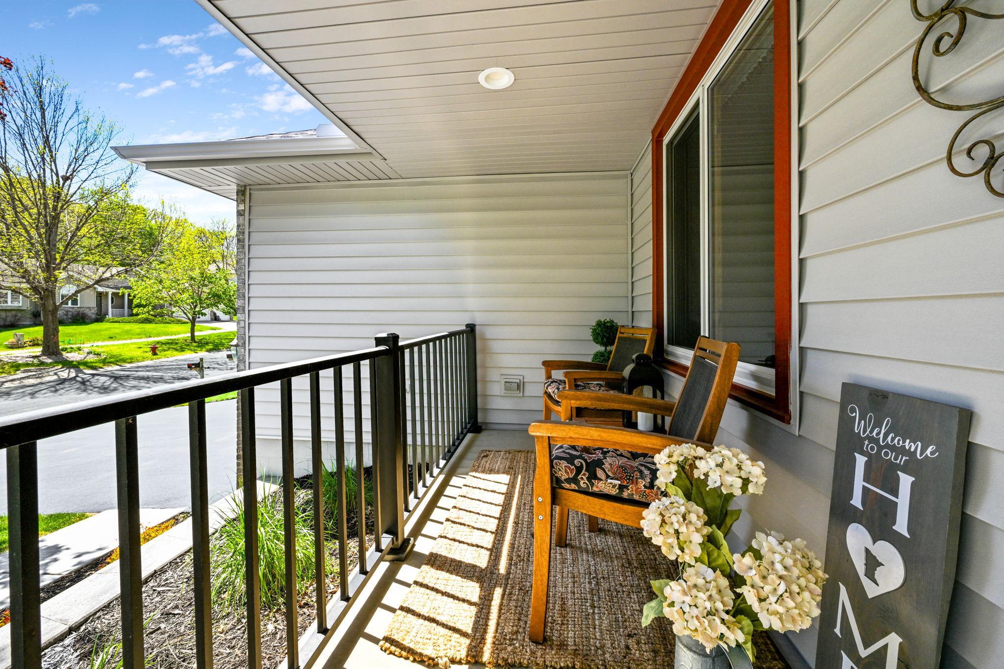 2-web-or-mls-5011 193rd St W 002Full.jpg