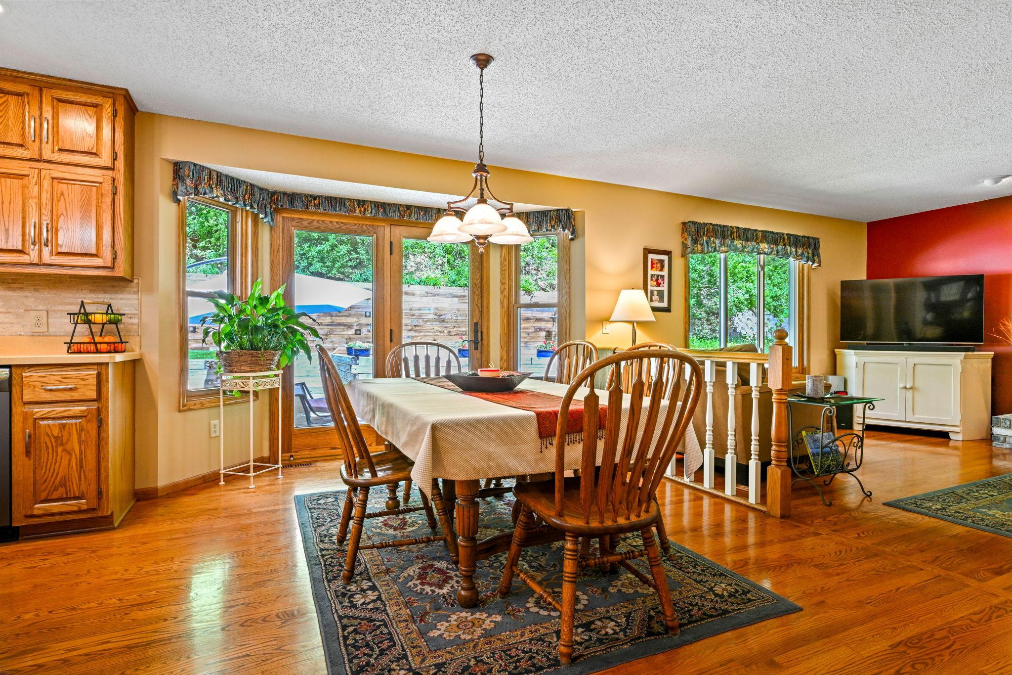 10-web-or-mls-5011 193rd St W 010Full.jpg