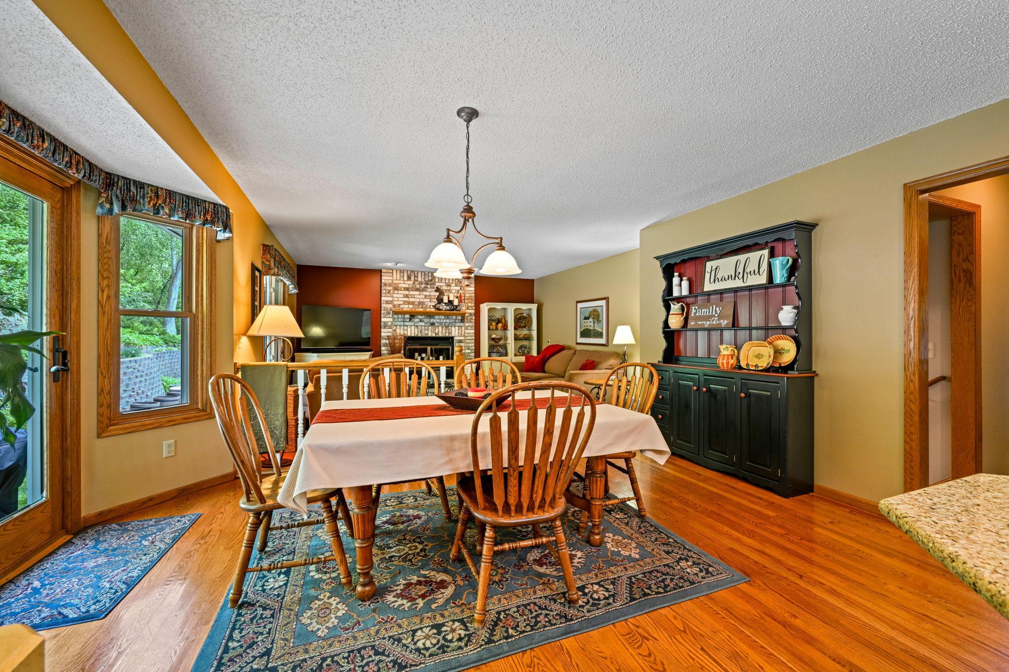 11-web-or-mls-5011 193rd St W 011Full.jpg