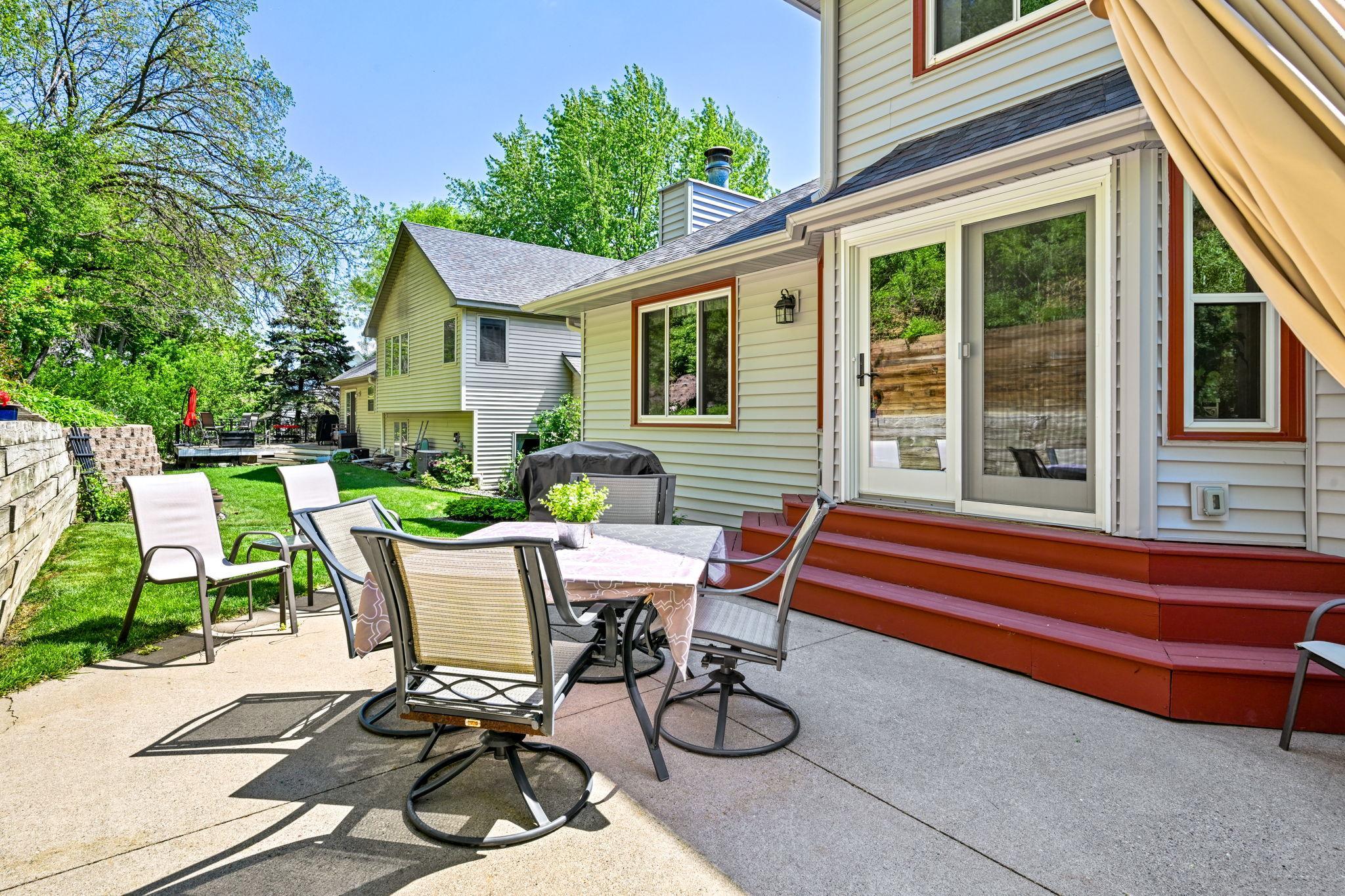 31-web-or-mls-5011 193rd St W 031Full.jpg