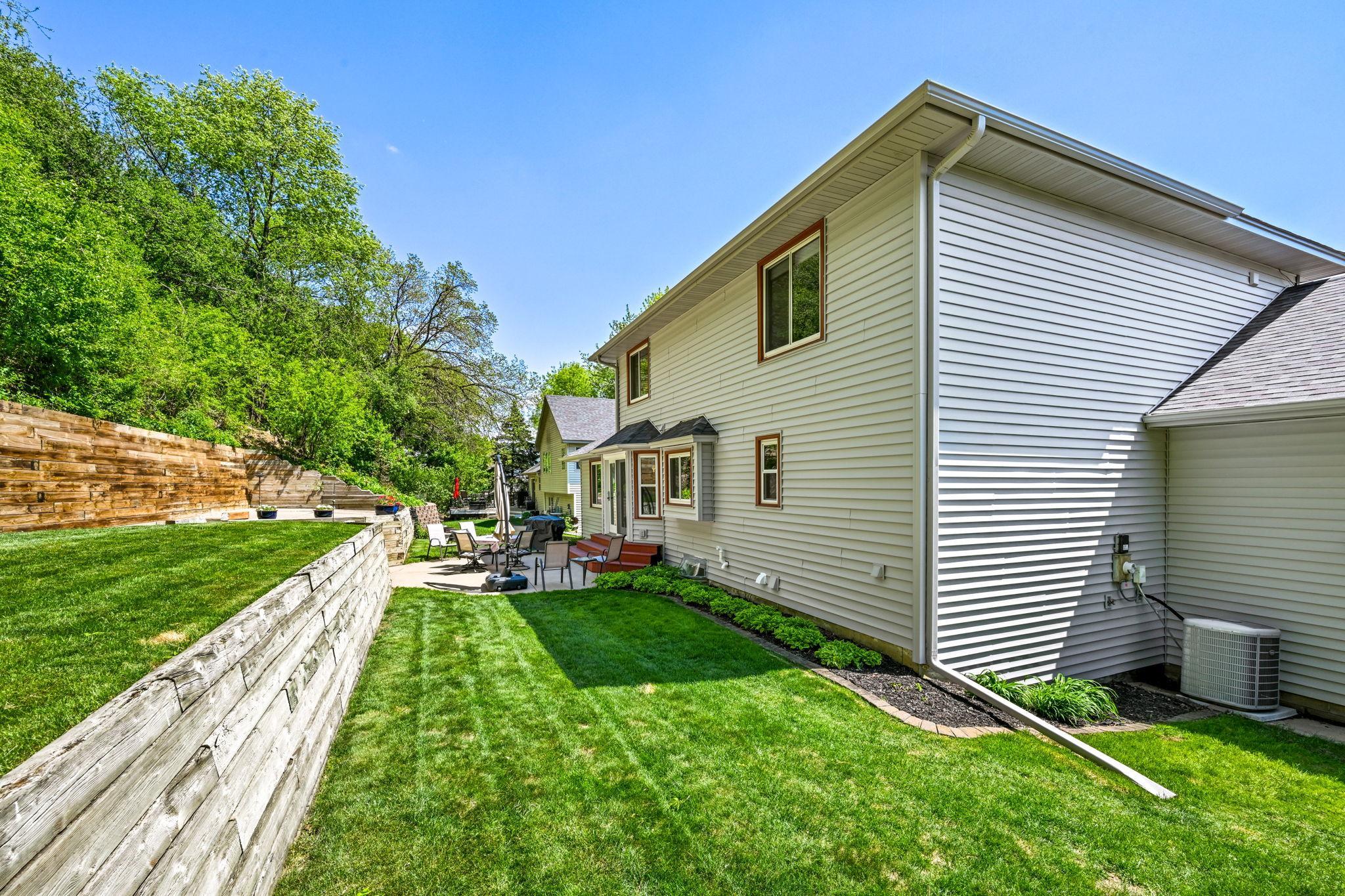 30-web-or-mls-5011 193rd St W 030Full.jpg