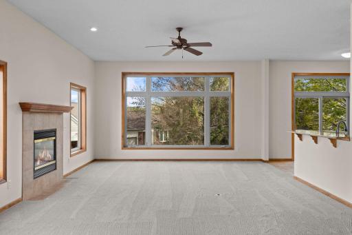 New carpet. Fresh paint throughout.
