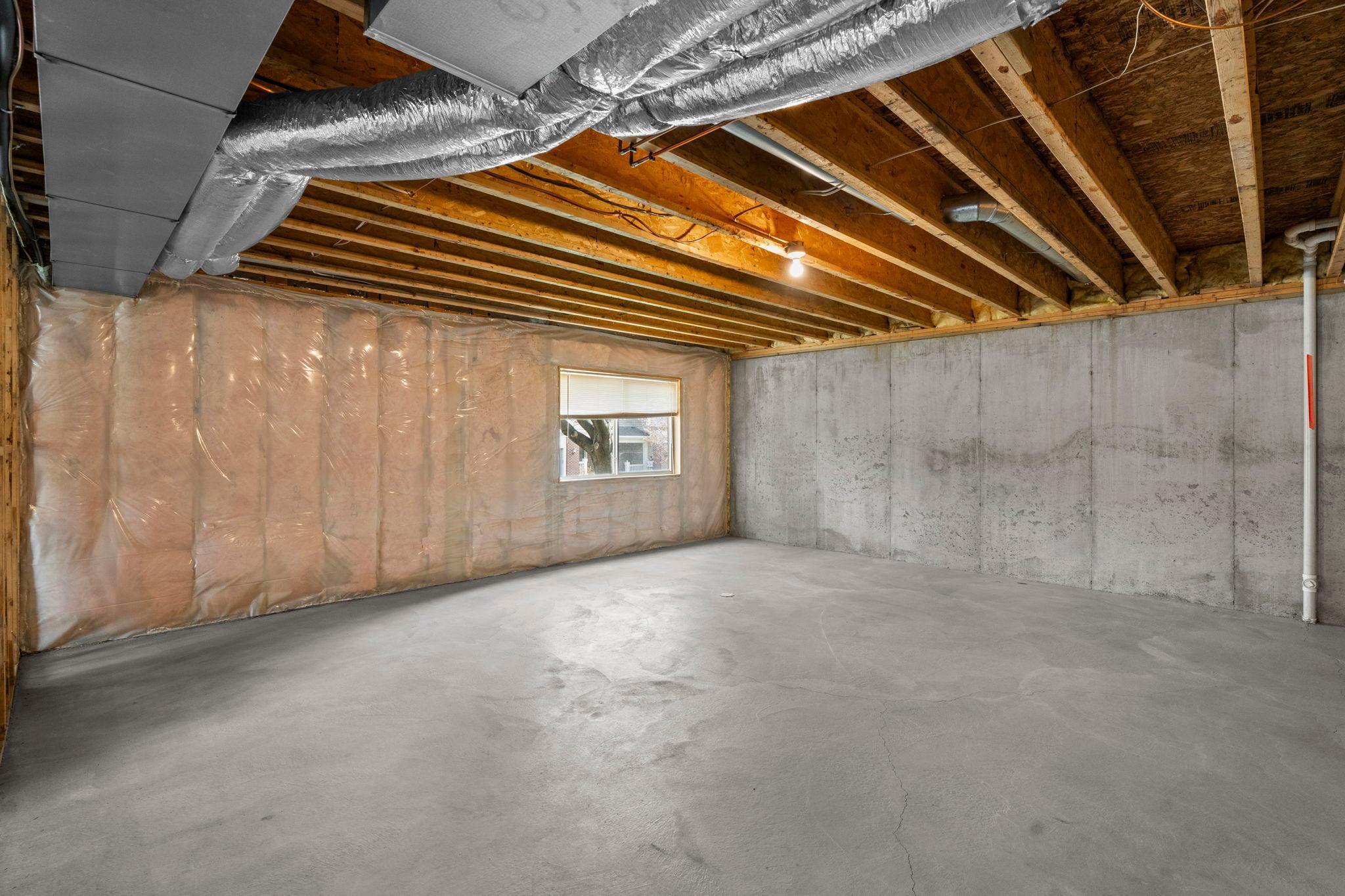 Potential for 3rd bedroom!