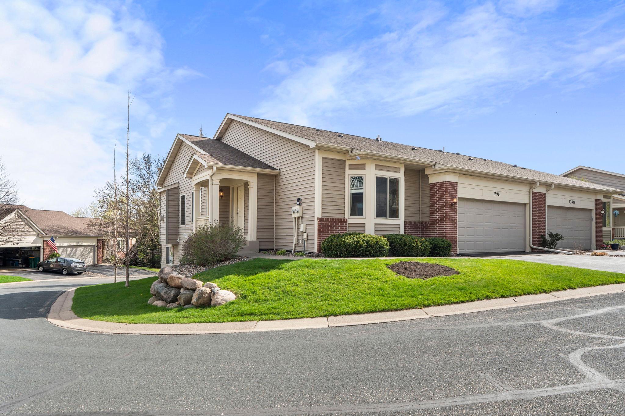 Corner lot, end-unit with walkout basement.