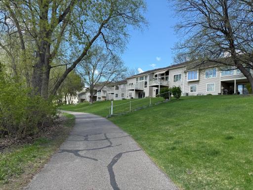 Enjoy a fabulous walk / bike around Earley Lake.