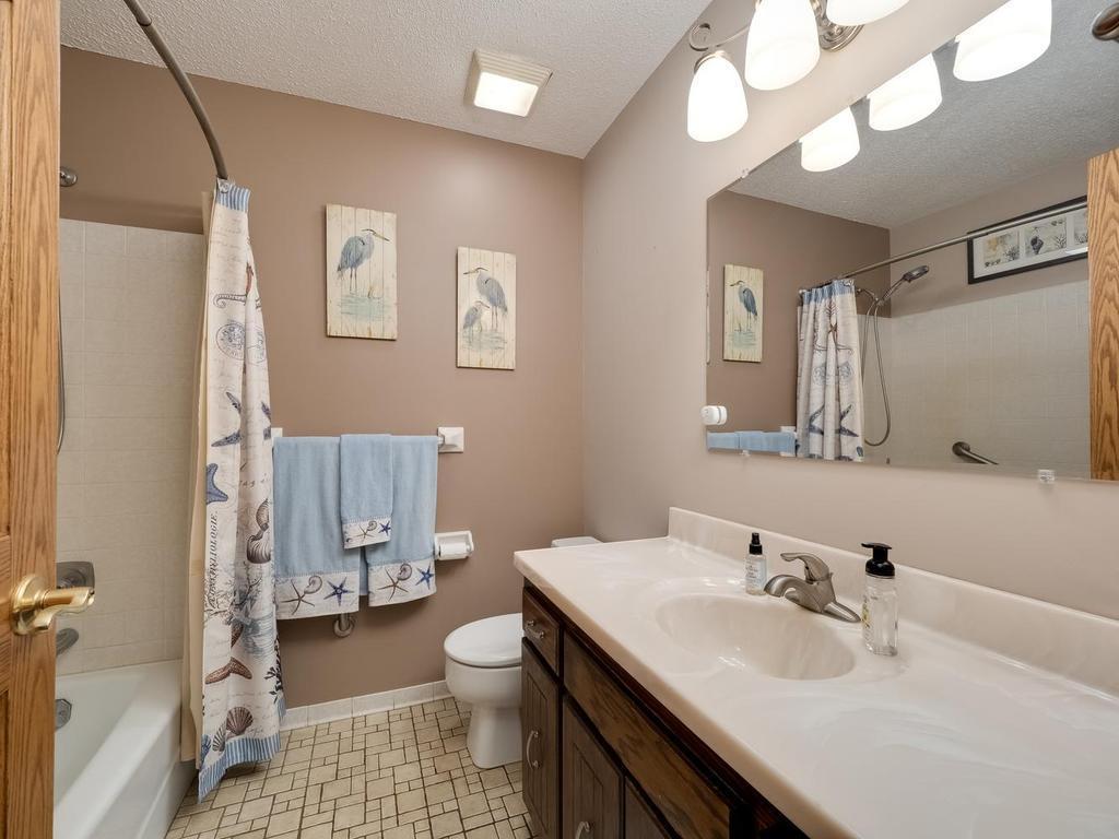 Upper level full bath