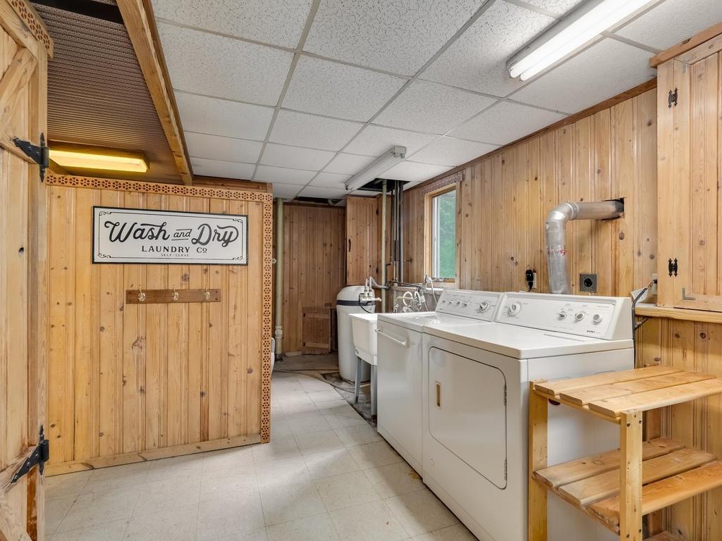 Laundry/utility area