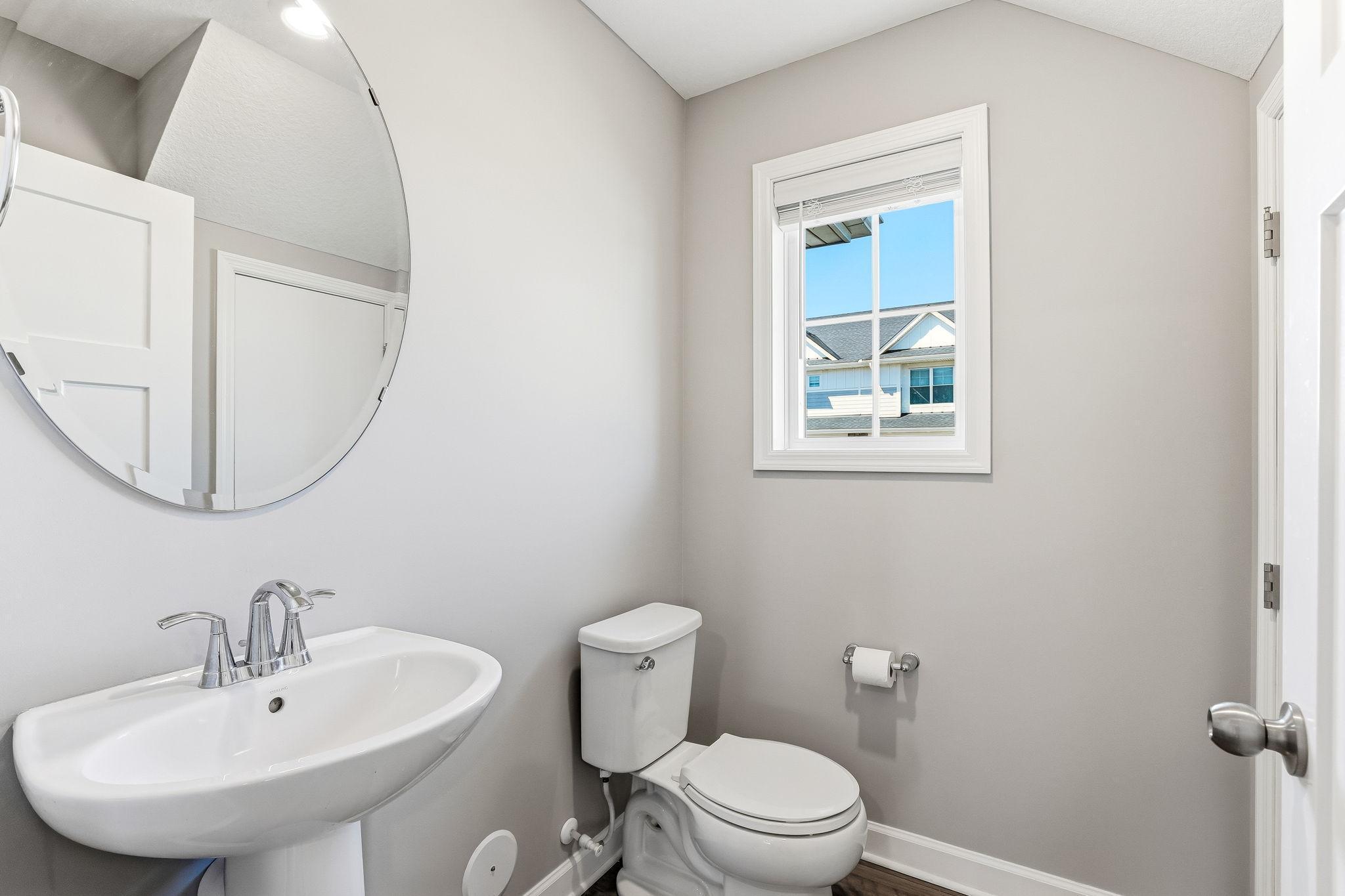 Main level - bathroom