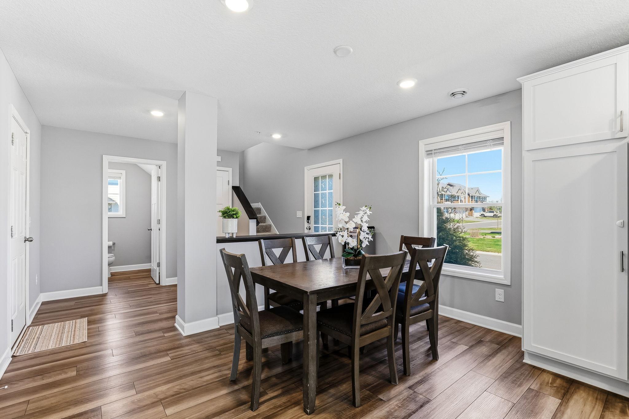 Dining area - 1136 Middlefield Rd-08.jpg