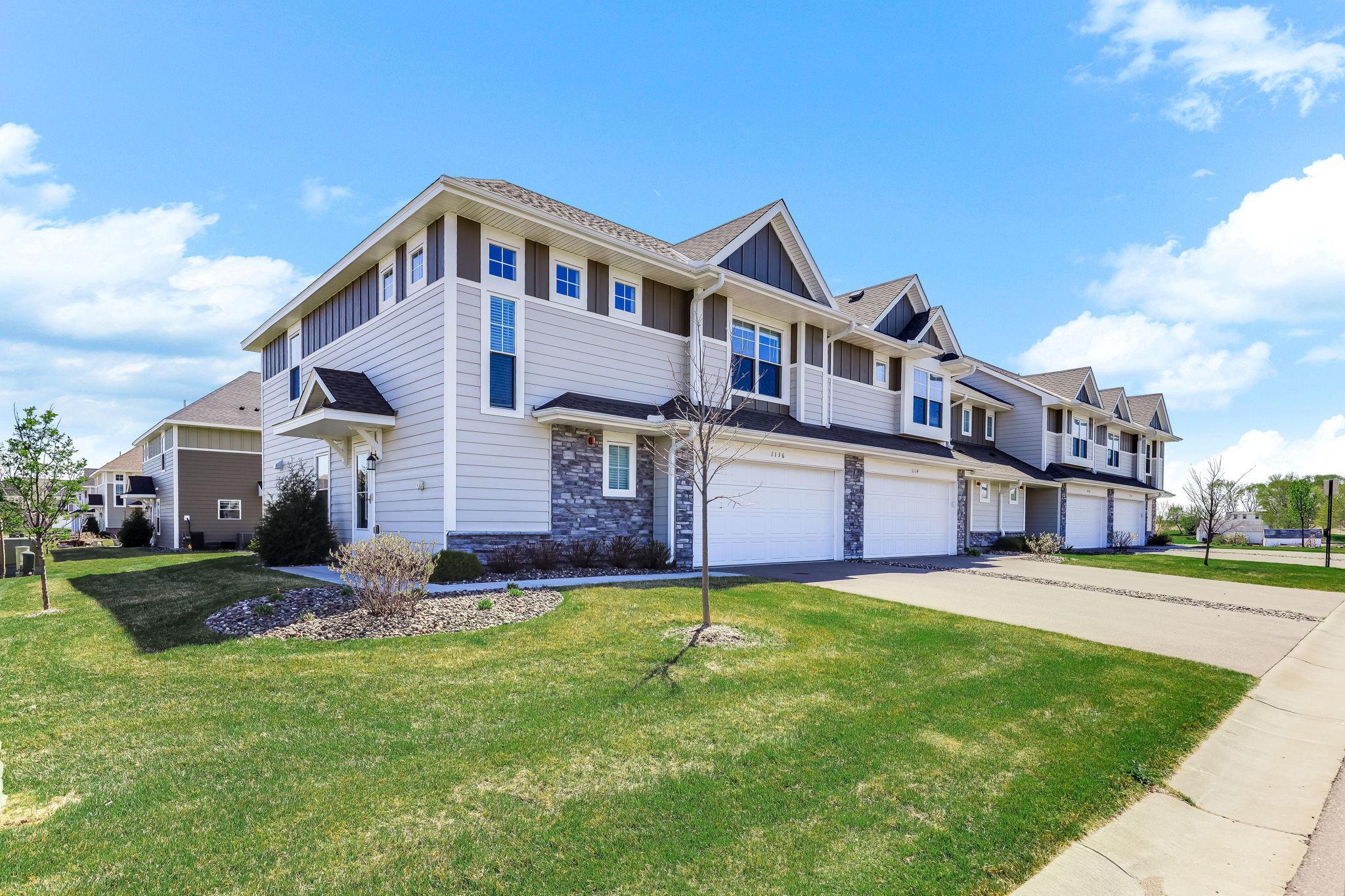 Front view-1136-Middlefield-Rd-02.jpg