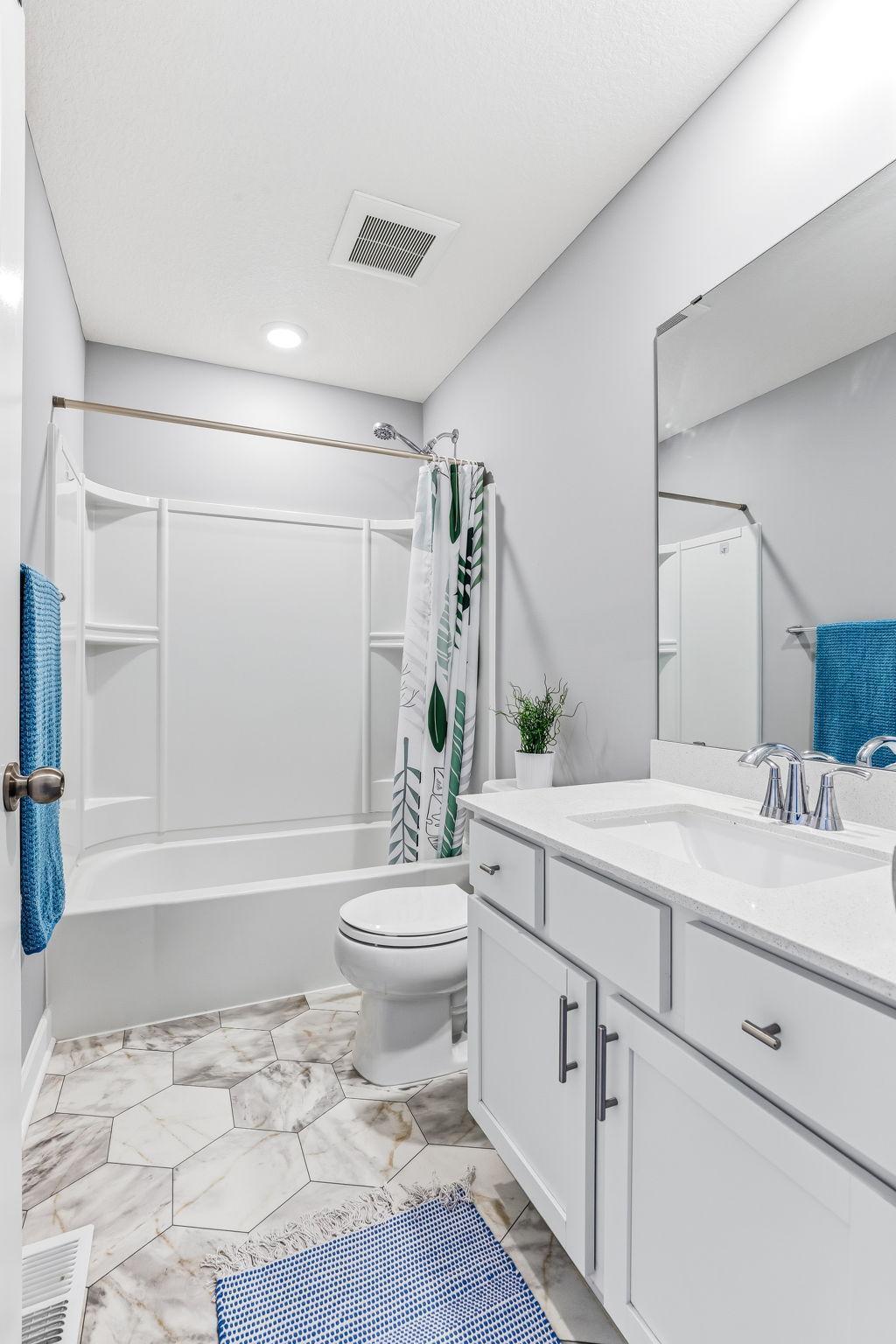 Upper level full bathroom