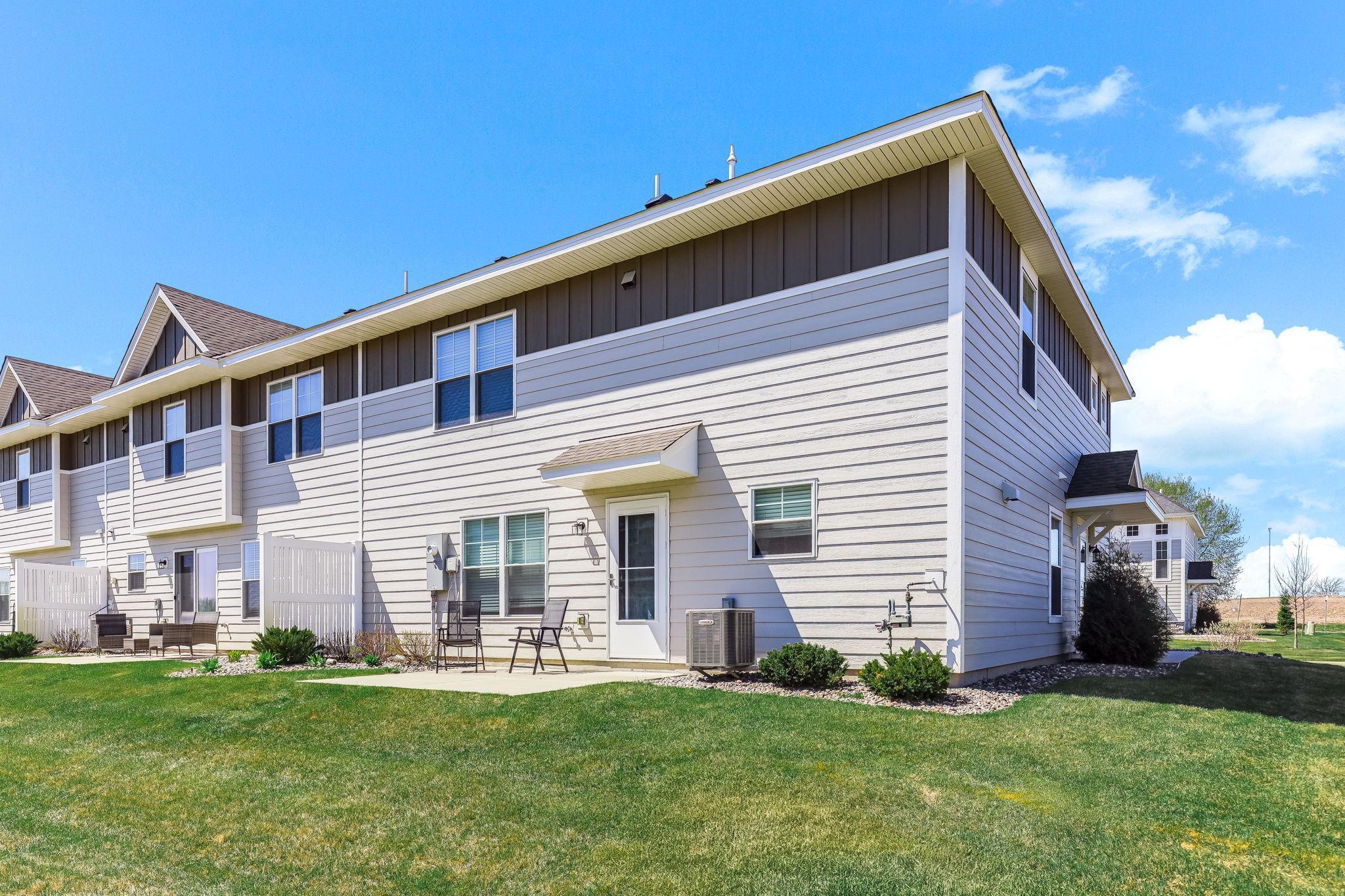 Back view -1136-Middlefield-Rd-33.jpg