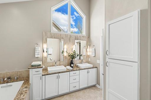 6459 Pinnacle Drive, Eden Prairie, MN 55346